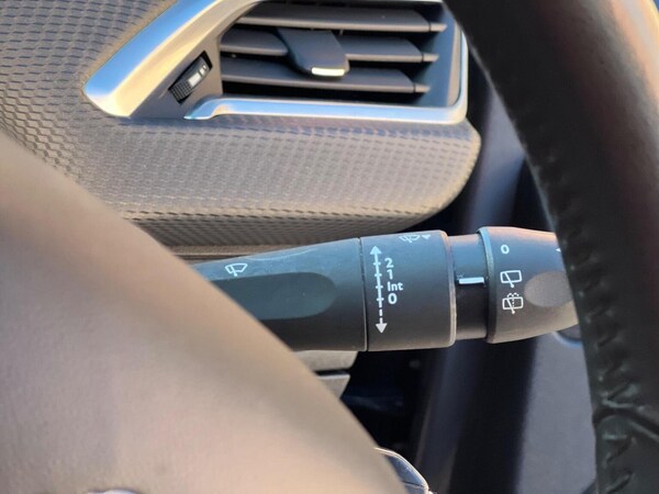Used Peugeot 2008 2015 for sale - 76075975: Photo 24