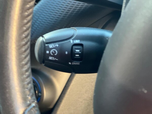 Used Peugeot 2008 2015 for sale - 76075975: Photo 26