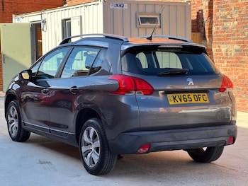 Used Peugeot 2008 2015 for sale - 76075975: Photo 4