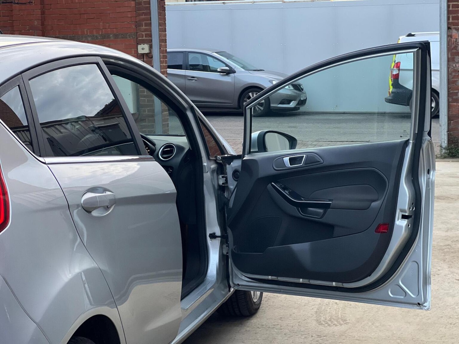 Used Ford Fiesta 2015 for sale - 76821580: Photo 10