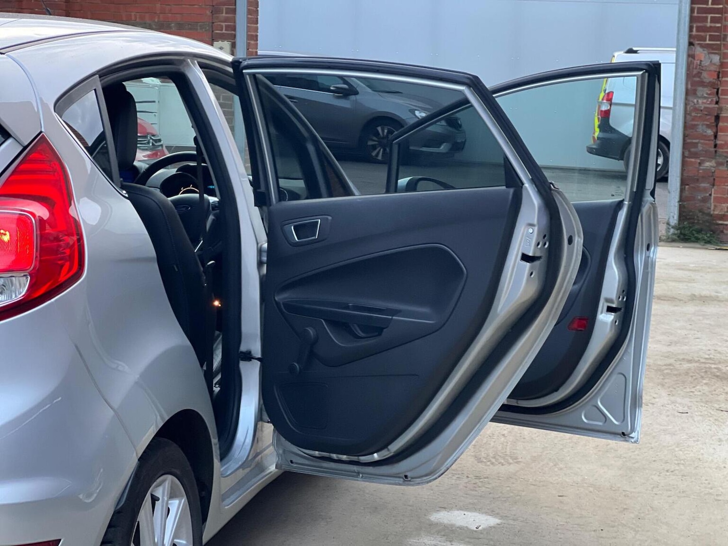 Used Ford Fiesta 2015 for sale - 76821580: Photo 11