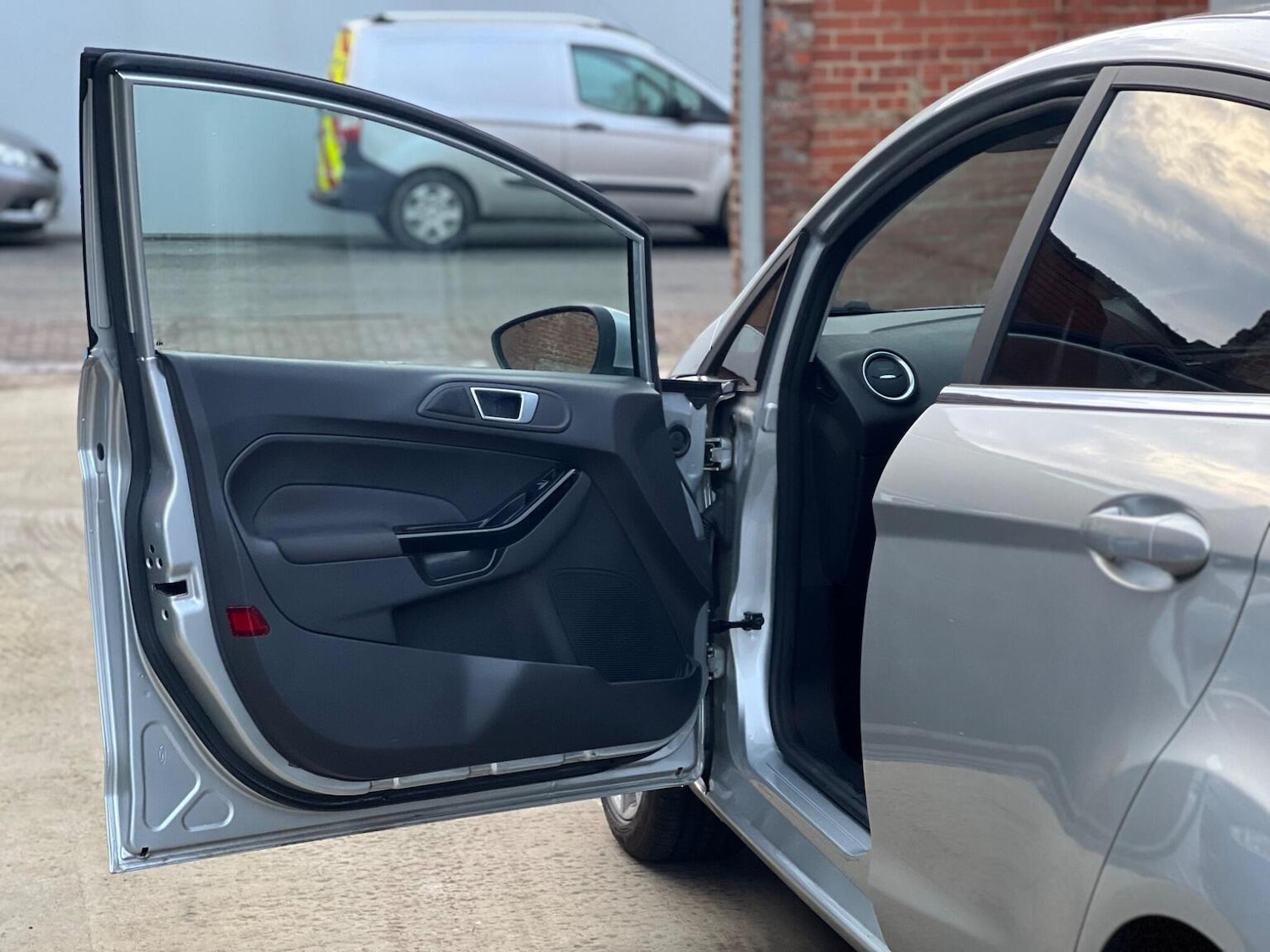 Used Ford Fiesta 2015 for sale - 76821580: Photo 12