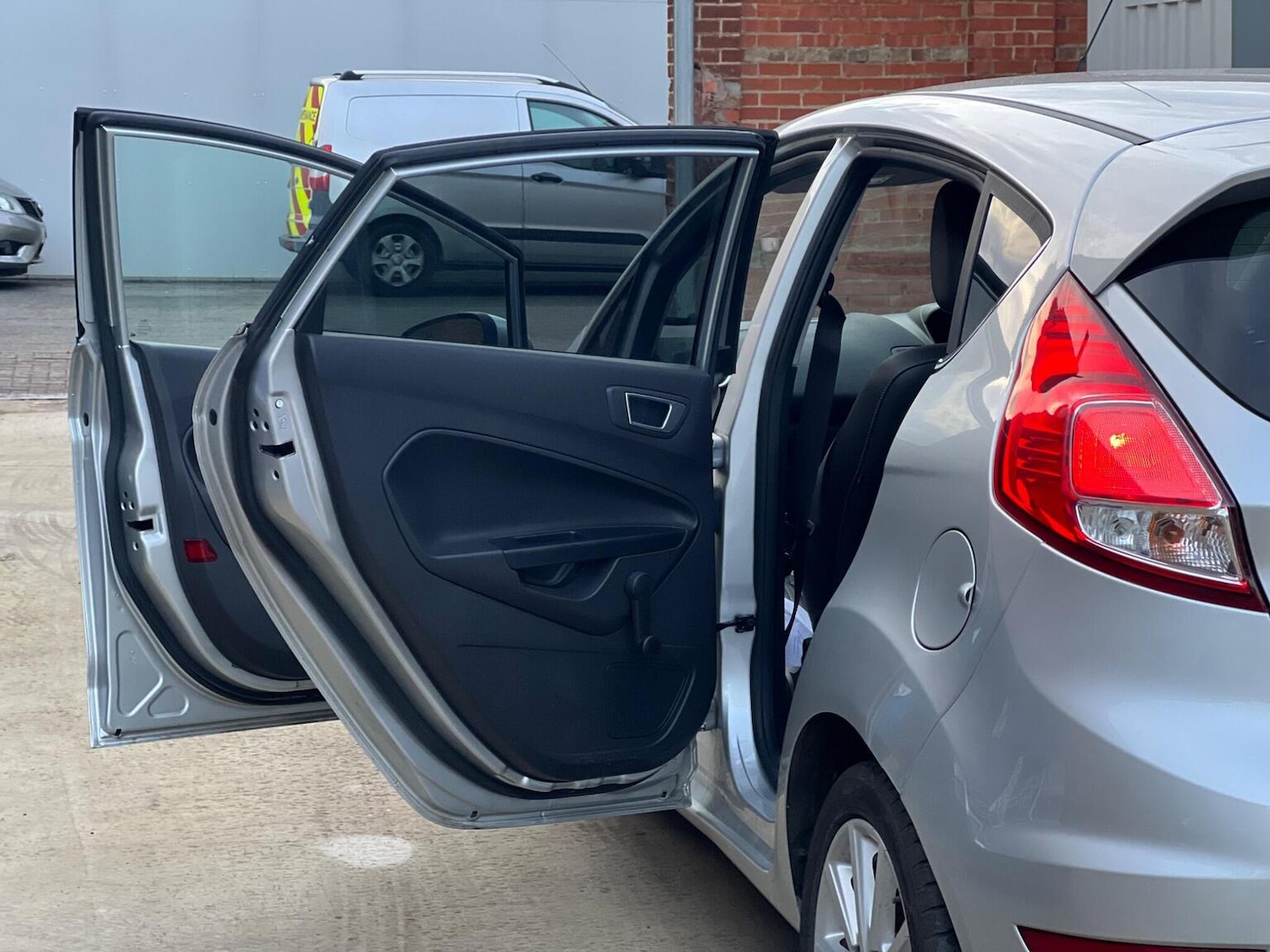 Used Ford Fiesta 2015 for sale - 76821580: Photo 13