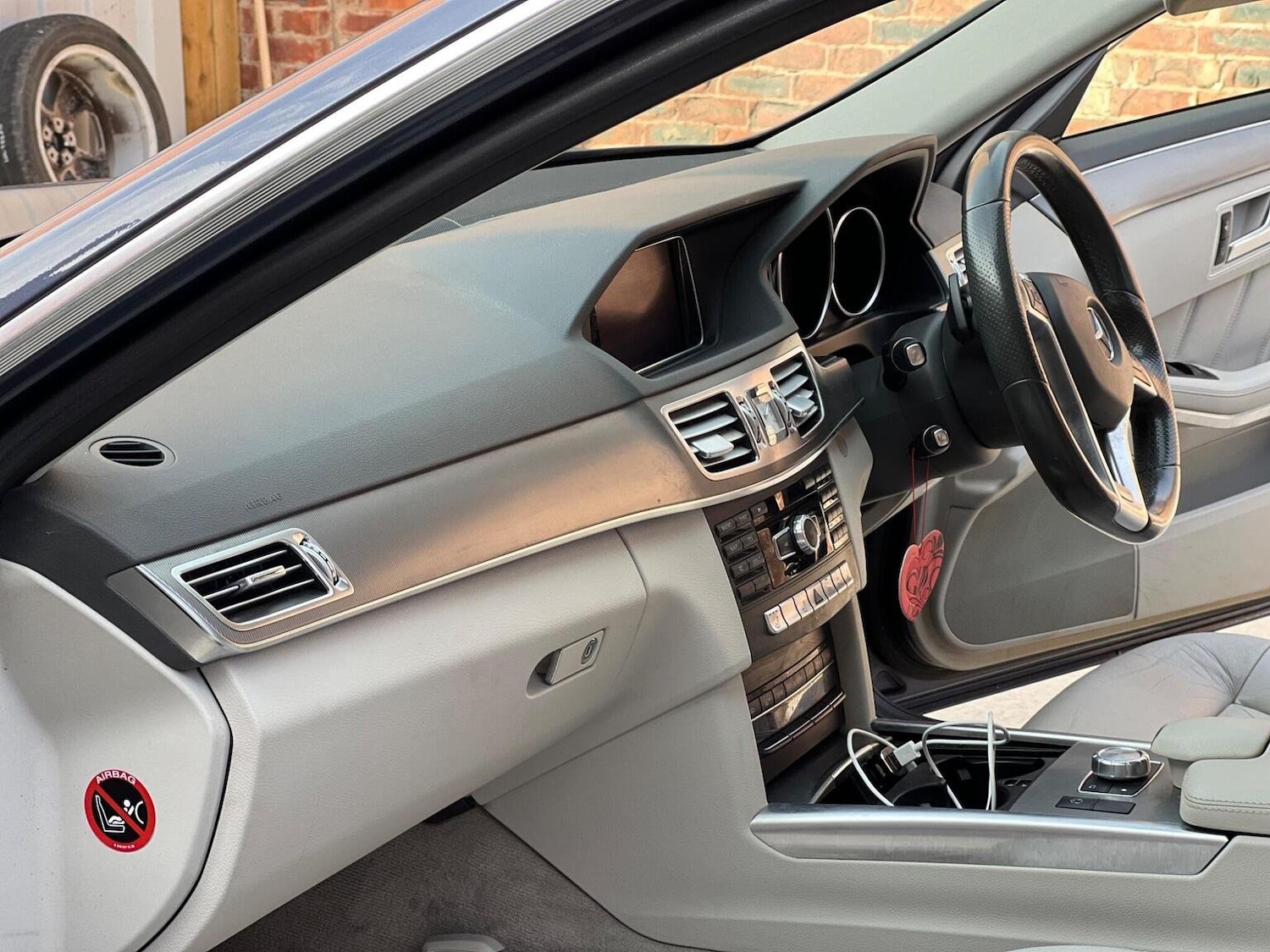 Used Mercedes-Benz E-Class 2014 for sale - 76107294: Photo 27