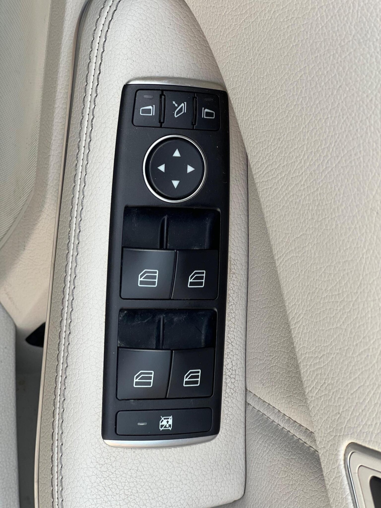 Used Mercedes-Benz E-Class 2014 for sale - 76107294: Photo 28