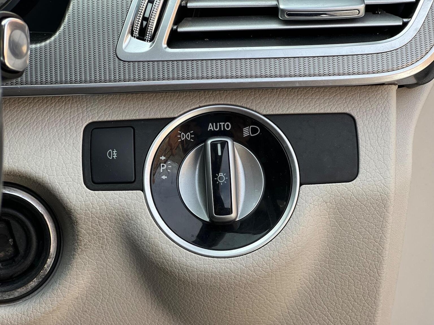 Used Mercedes-Benz E-Class 2014 for sale - 76107294: Photo 29
