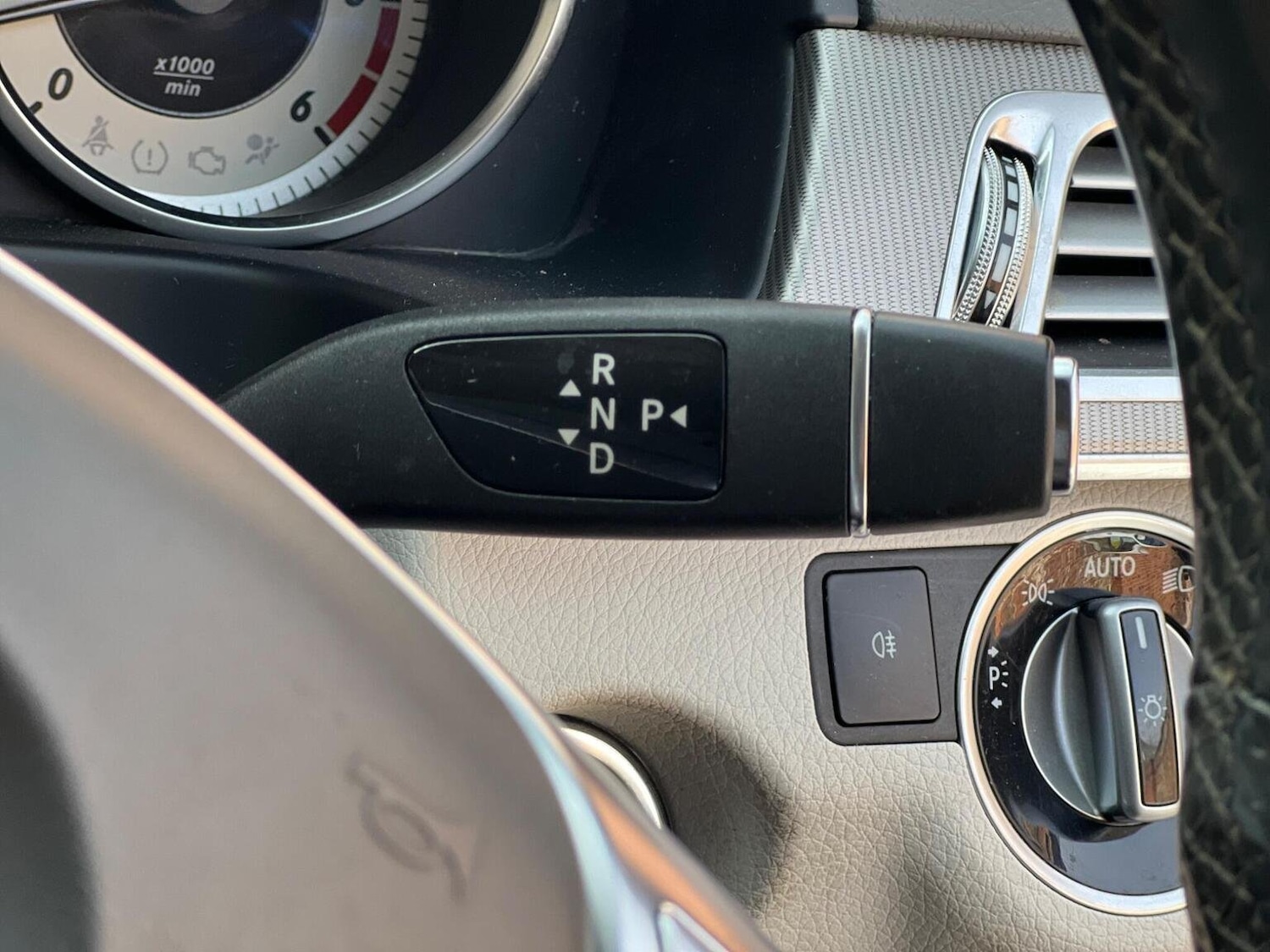 Used Mercedes-Benz E-Class 2014 for sale - 76107294: Photo 30