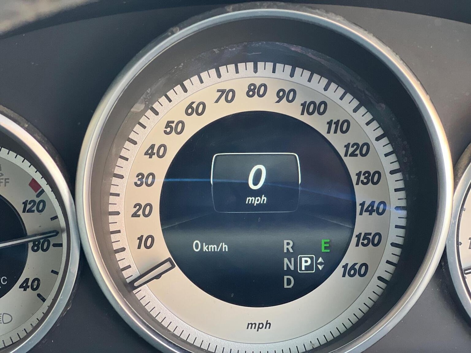 Used Mercedes-Benz E-Class 2014 for sale - 76107294: Photo 34