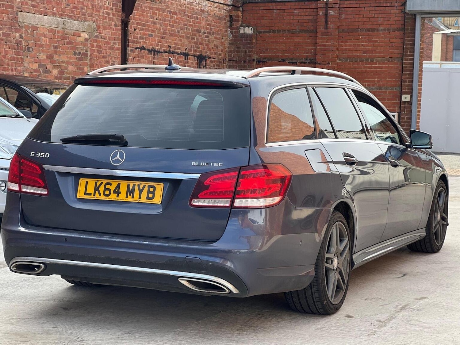 Used Mercedes-Benz E-Class 2014 for sale - 76107294: Photo 9