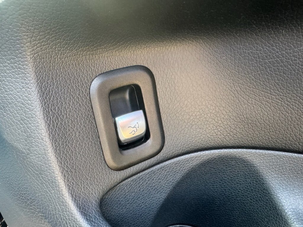 Used Mercedes-Benz C Class 2015 for sale - 76098165: Photo 27