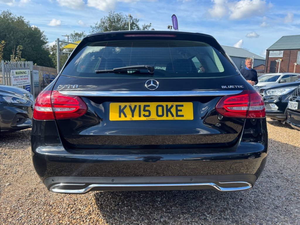 Used Mercedes-Benz C Class 2015 for sale - 76098165: Photo 4