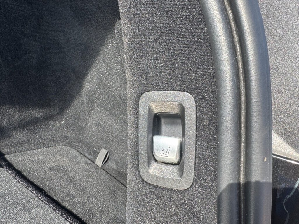 Used Mercedes-Benz C Class 2015 for sale - 76098165: Photo 8