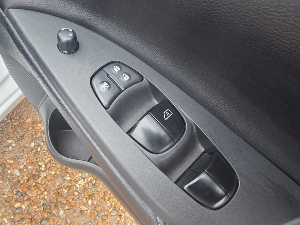 Used Nissan Pulsar 2015 for sale - 77140192: Photo 28