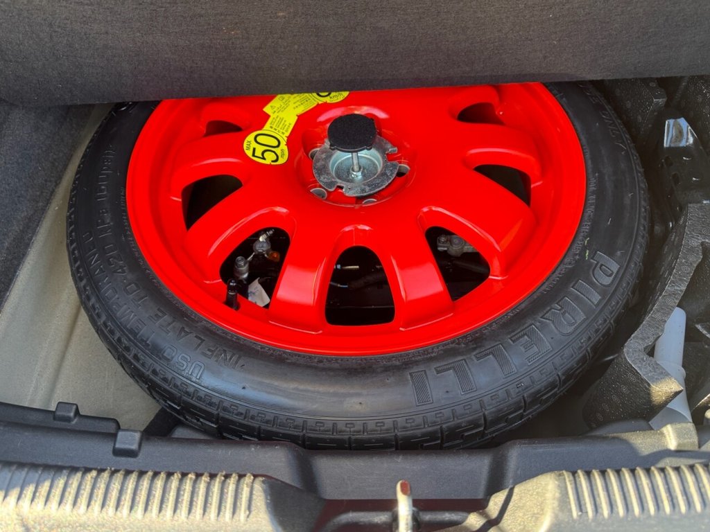 Used Jaguar XE 2016 for sale - 76642599: Photo 16