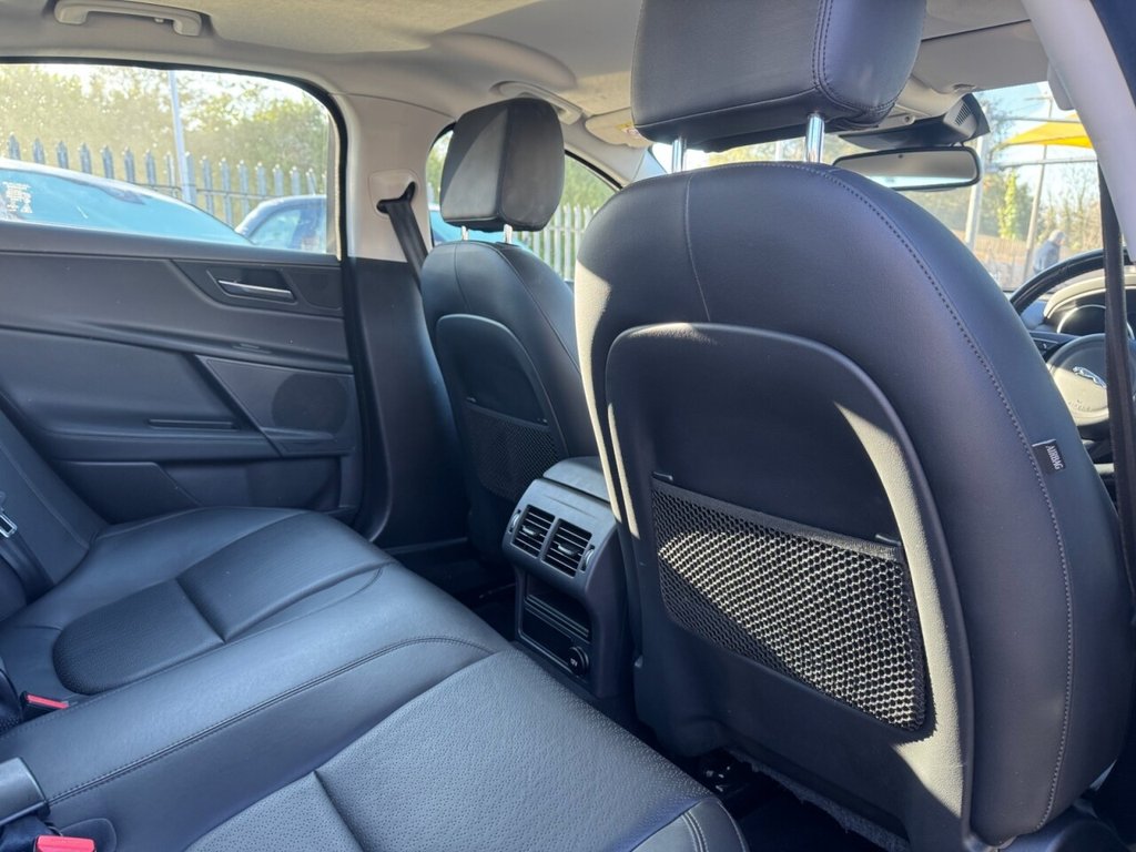 Used Jaguar XE 2016 for sale - 76642599: Photo 24