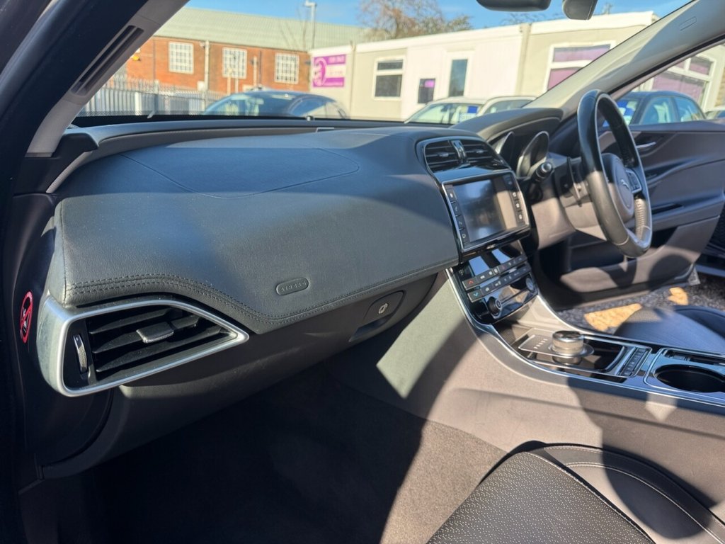 Used Jaguar XE 2016 for sale - 76642599: Photo 26