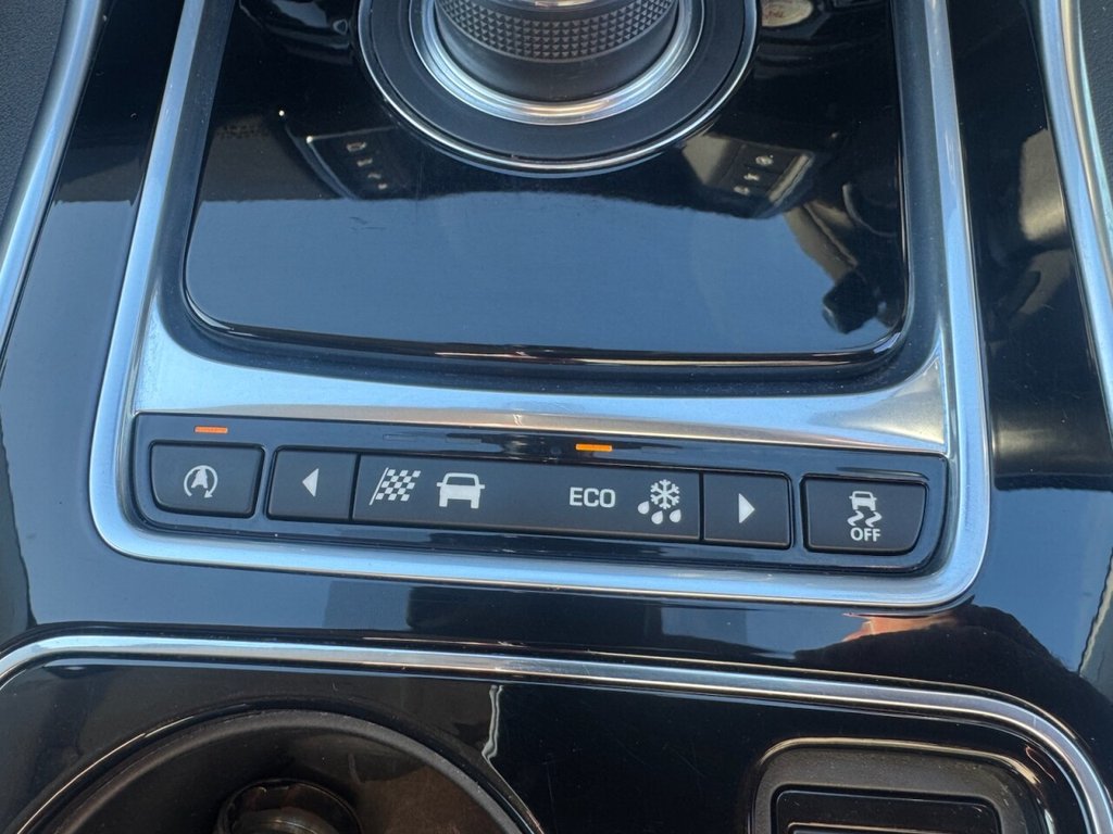 Used Jaguar XE 2016 for sale - 76642599: Photo 37