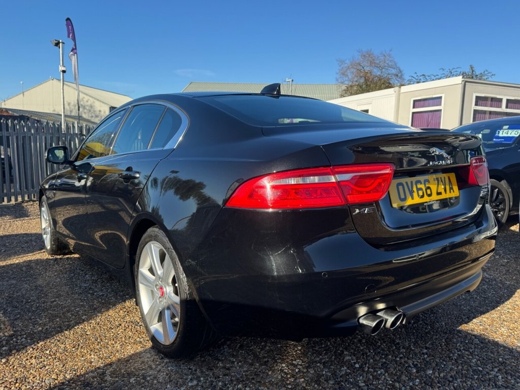 Used Jaguar XE 2016 for sale - 76642599: Photo 4