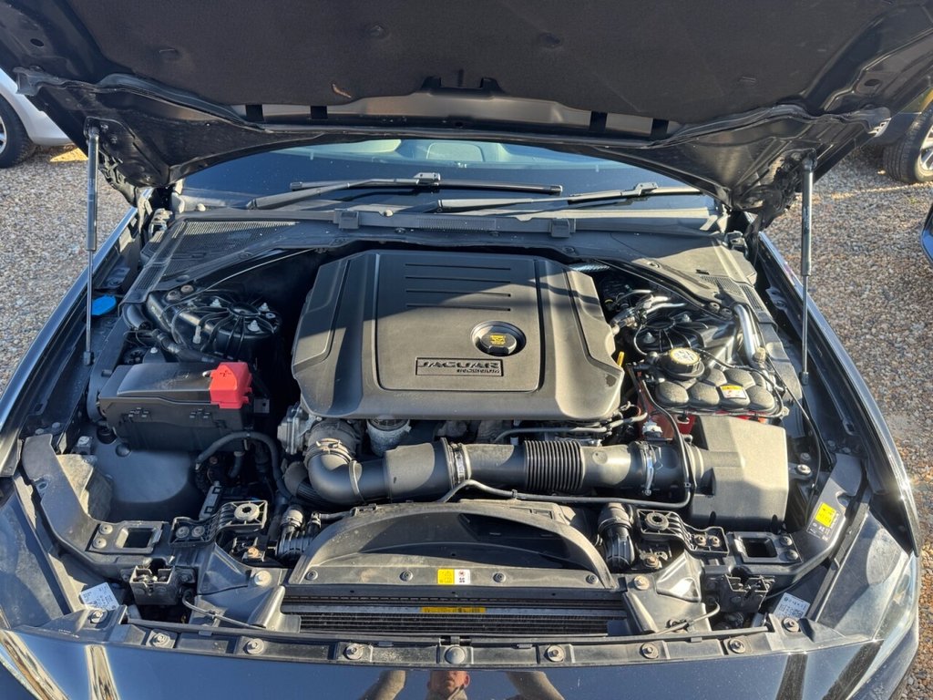 Used Jaguar XE 2016 for sale - 76642599: Photo 40