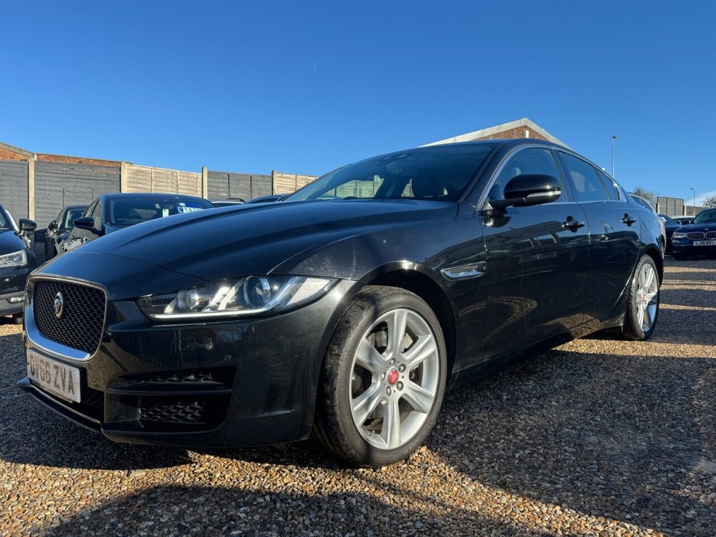 Used Jaguar XE 2016 for sale - 76642599: Photo 5