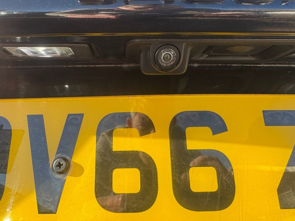 Used Jaguar XE 2016 for sale - 76642599: Photo 9