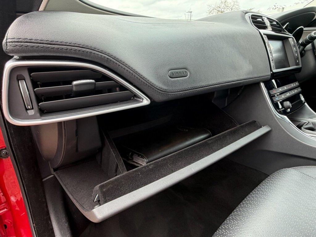 Used Jaguar XE 2015 for sale - 78097176: Photo 26