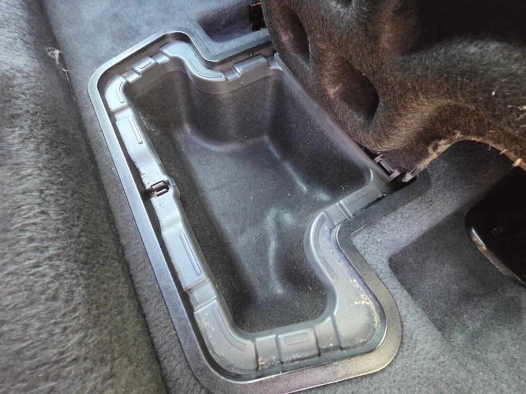 Used Peugeot 5008 2015 for sale - 76368250: Photo 28