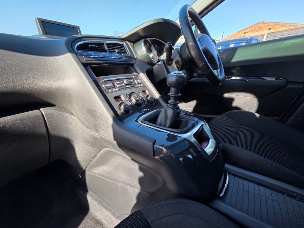 Used Peugeot 5008 2015 for sale - 76368250: Photo 33