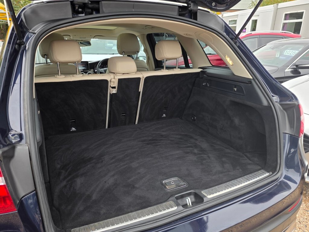 Used Mercedes-Benz GLC 2017 for sale - 76304345: Photo 11