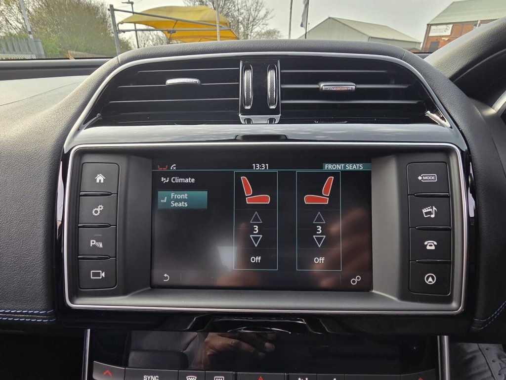 Used Jaguar XE 2016 for sale - 77967636: Photo 24