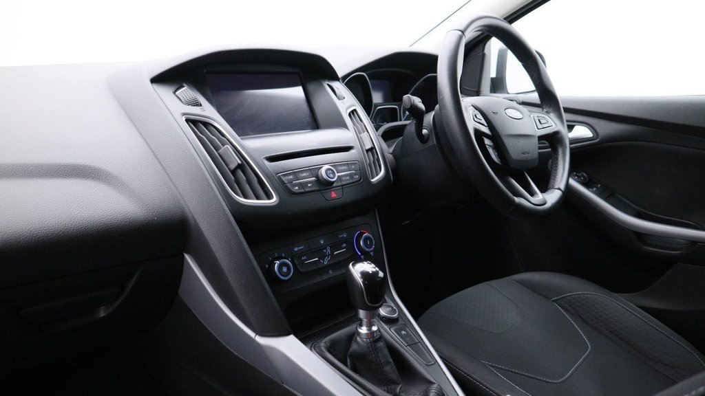 Used Ford Focus 2018 for sale - 76604902: Photo 3