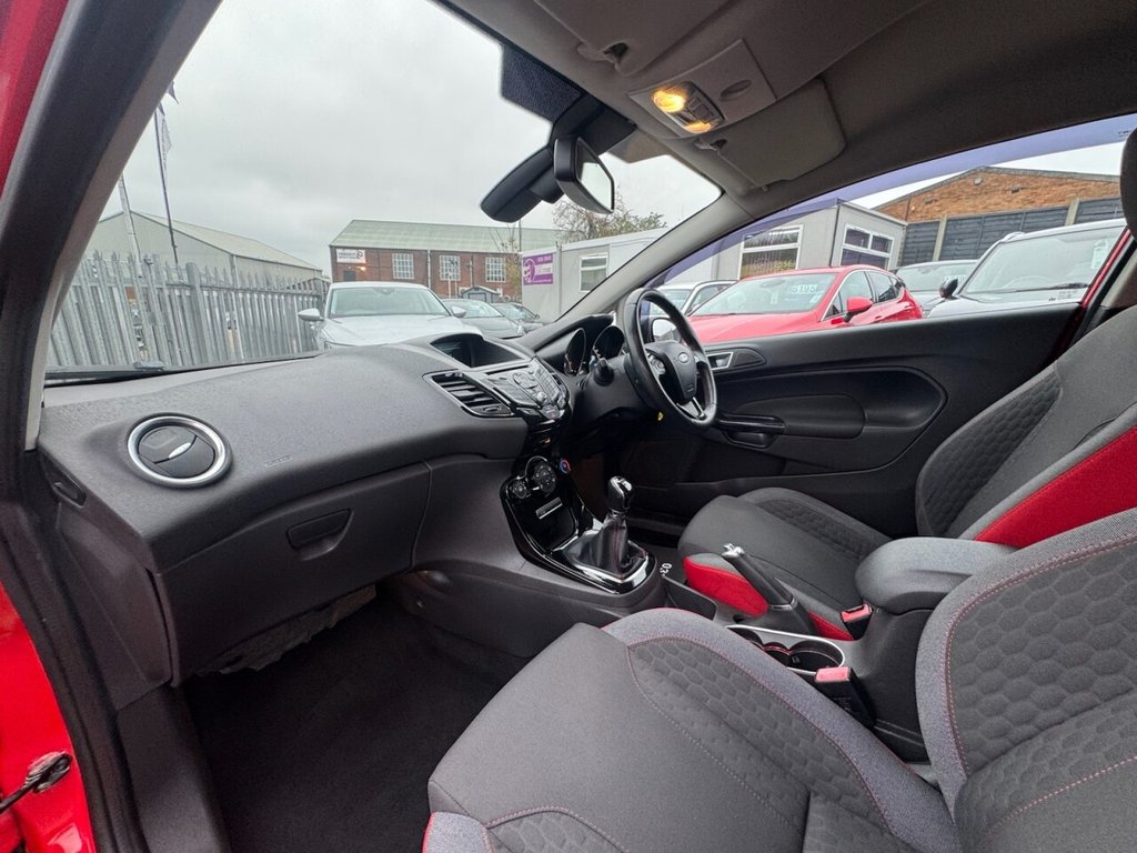 Used Ford Fiesta 2015 for sale - 76509900: Photo 24