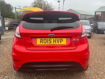 Used Ford Fiesta 2015 for sale - 76509900: Photo