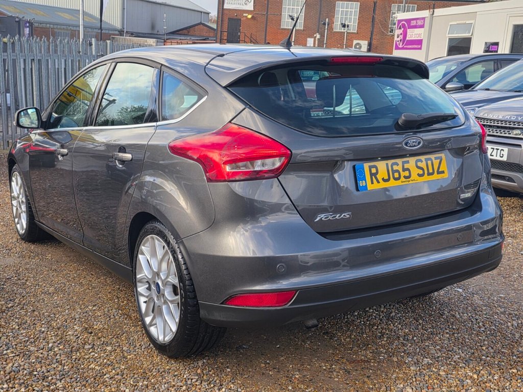 Used Ford Focus 2015 for sale - 76739900: Photo 2