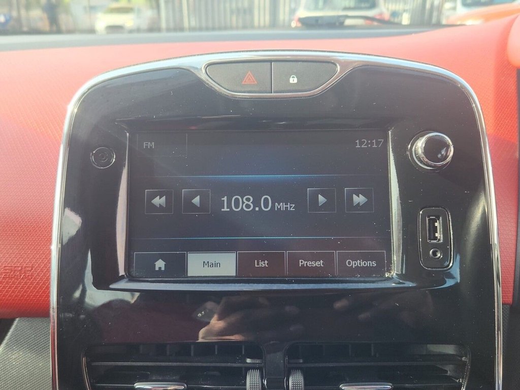 Used Renault Clio 2014 for sale - 76910096: Photo 8