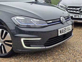 Used Volkswagen Golf 2019 for sale - 77779987: Photo