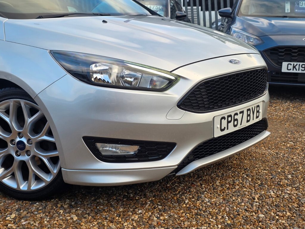 Used Ford Focus 2017 for sale - 76698429: Photo 5