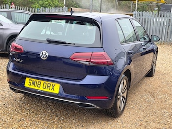 Used Volkswagen Golf 2018 for sale - 77780550: Photo