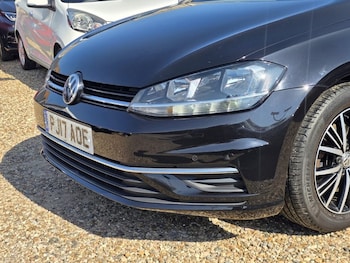 Used Volkswagen Golf 2017 for sale - 77952871: Photo