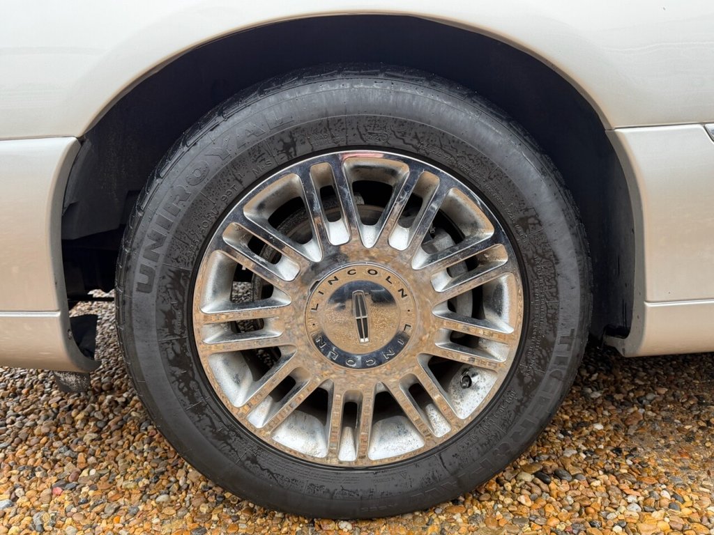 Used Lincoln Town Car 2014 for sale - 77499367: Photo 10