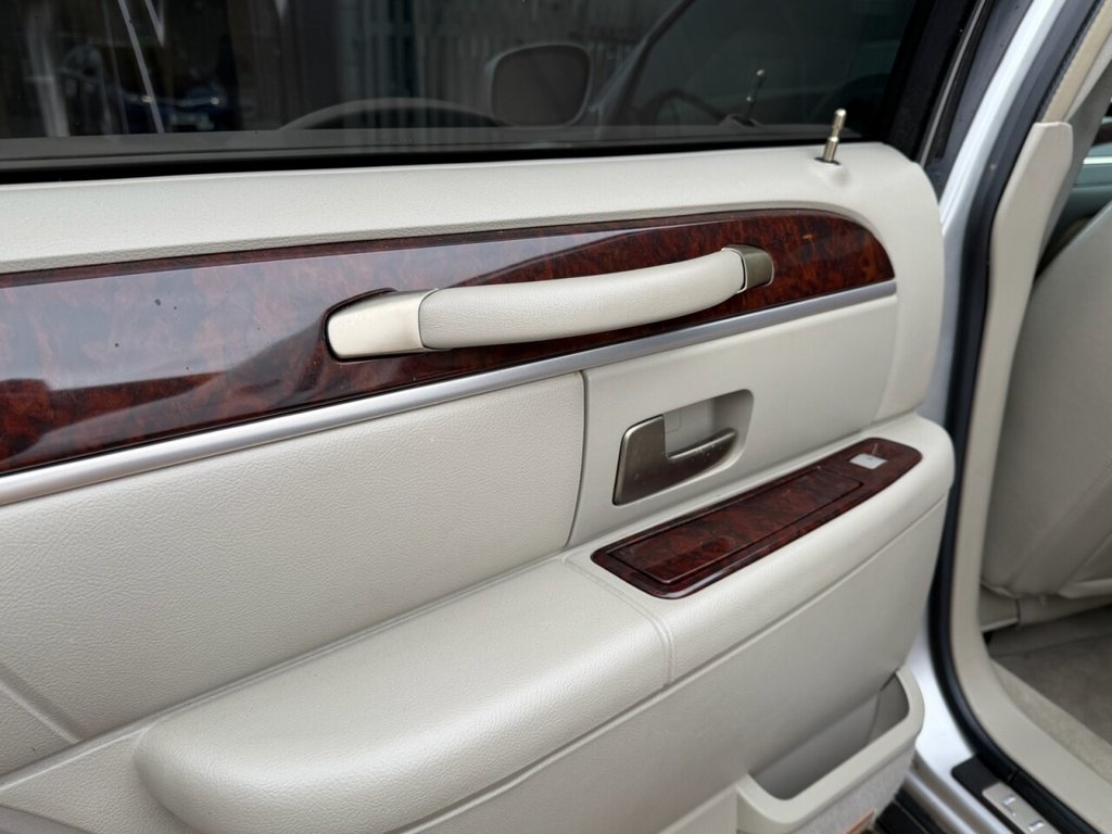 Used Lincoln Town Car 2014 for sale - 77499367: Photo 19