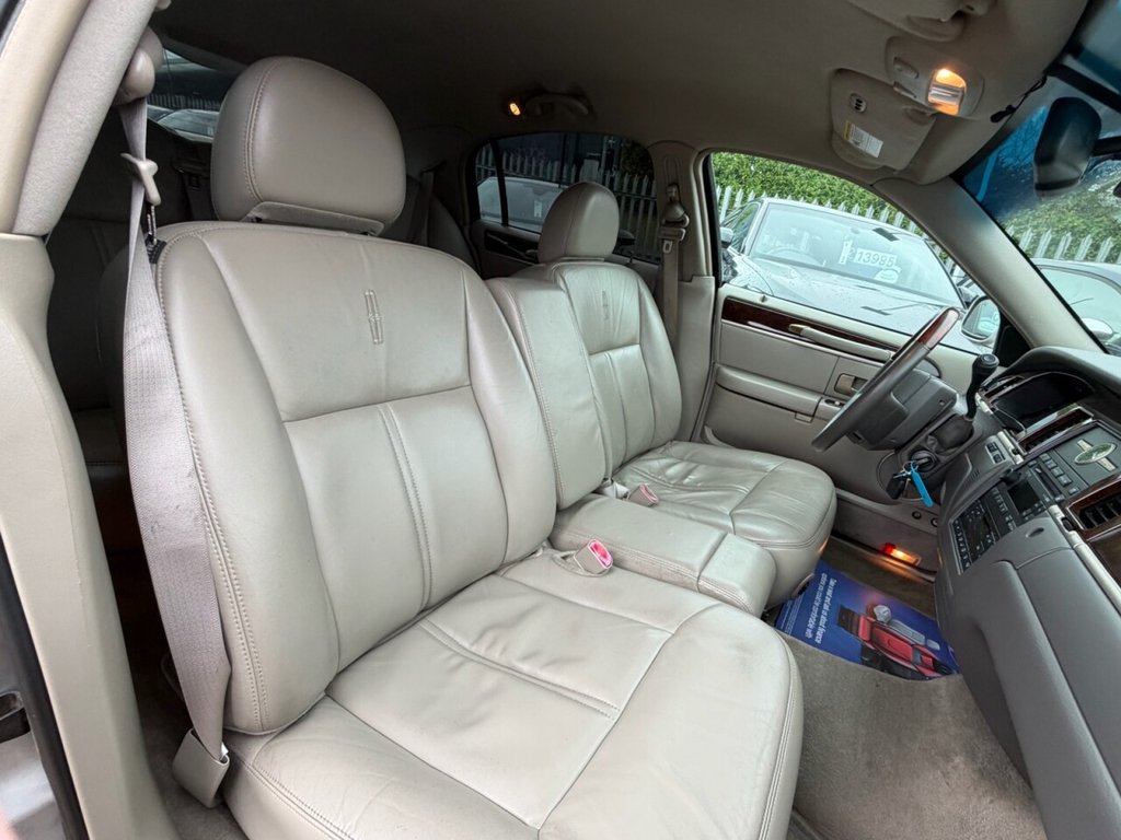 Used Lincoln Town Car 2014 for sale - 77499367: Photo 25