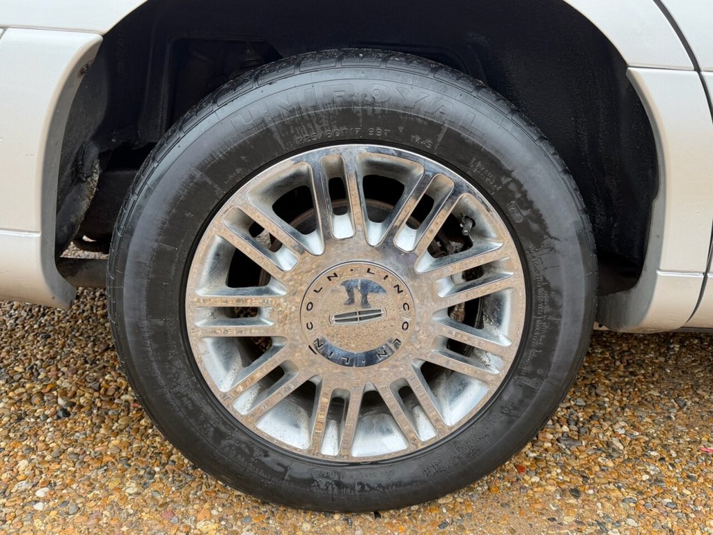 Used Lincoln Town Car 2014 for sale - 77499367: Photo 7