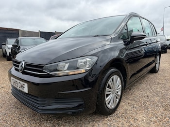 Used Volkswagen Touran 2019 for sale - 78943512: Photo