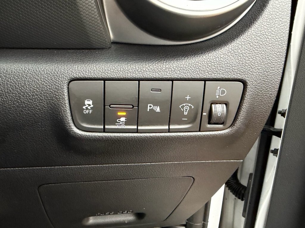 Used Hyundai KONA 2022 for sale - 76923715: Photo 32