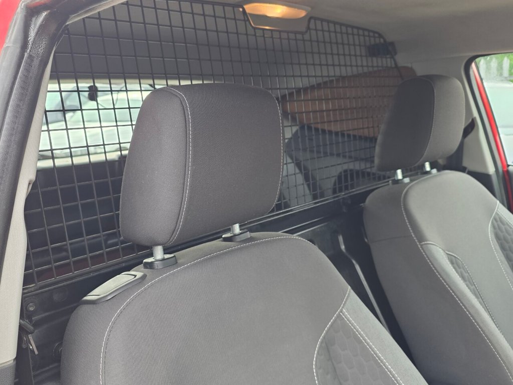 Used Ford Fiesta Van 2017 for sale - 77967244: Photo 14