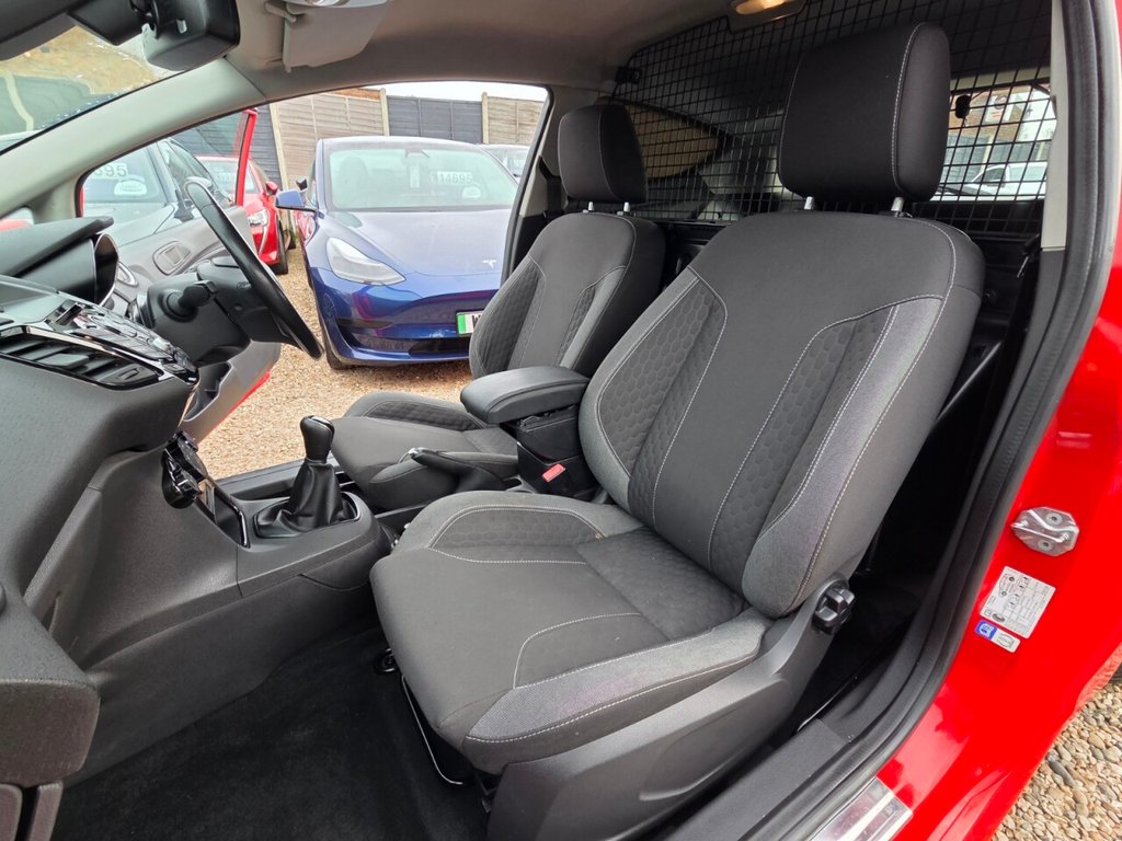 Used Ford Fiesta Van 2017 for sale - 77967244: Photo 17