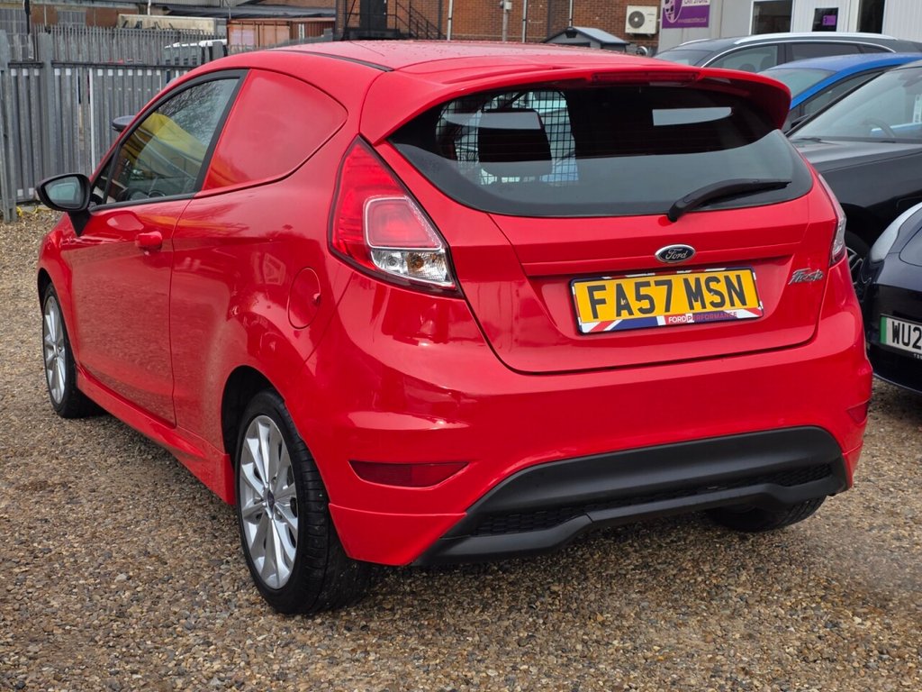 Used Ford Fiesta Van 2017 for sale - 77967244: Photo 2