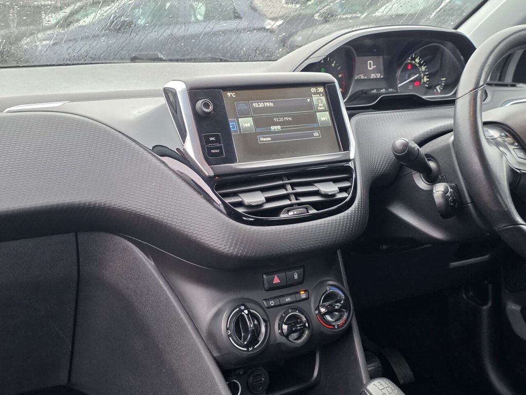 Used Peugeot 208 2015 for sale - 77463930: Photo 11