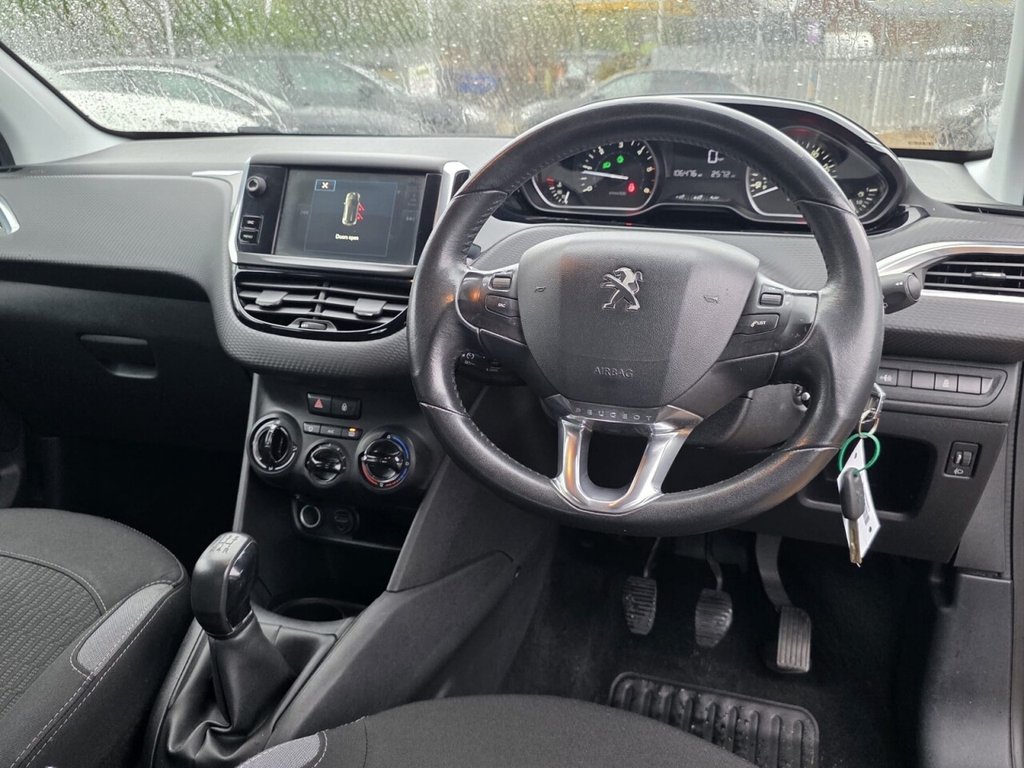 Used Peugeot 208 2015 for sale - 77463930: Photo 23